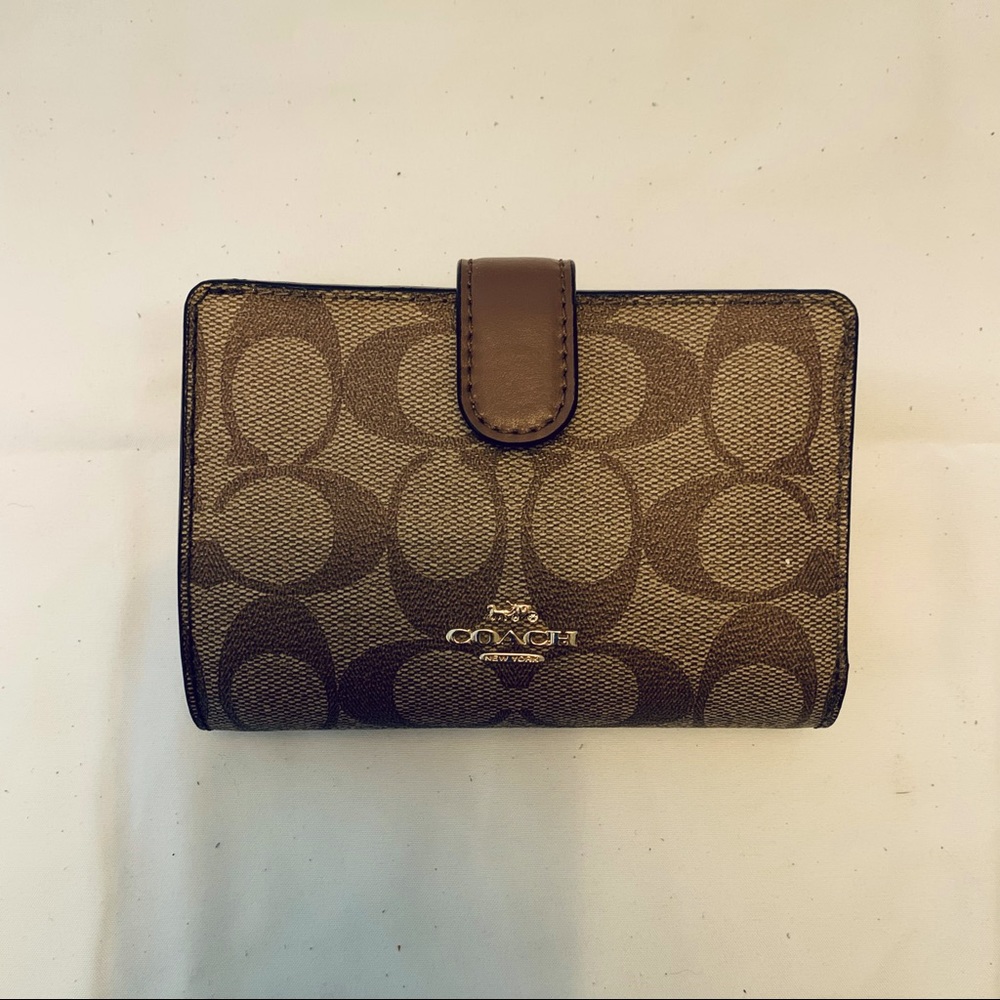 Medium COACH Corner Zip Wallet in Signature Canvas